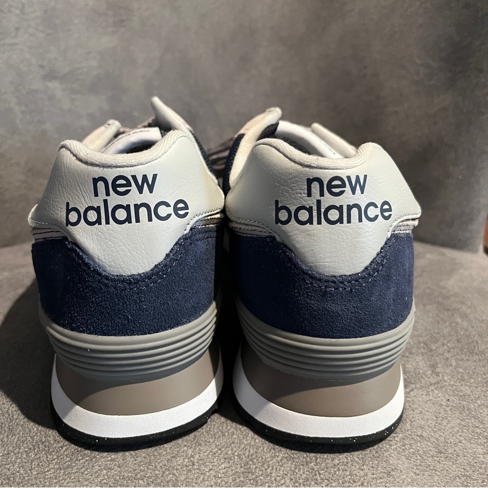 New Balance Men’s Sneakers 574 Navy Size 8.5 US - Picture 13 of 14